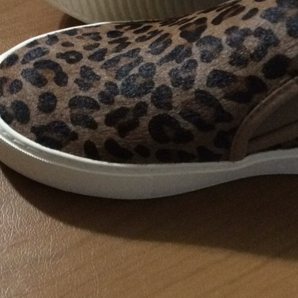 Ugg slip On Sneakers - Picture 8 of 11